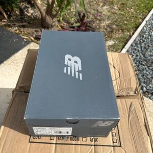 NIB. NB 997 Mineral Rose. Size 10.5